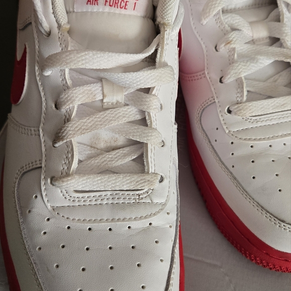 Boys (Big Kids) Air Force 1s - Size 7 - Picture 3 of 9